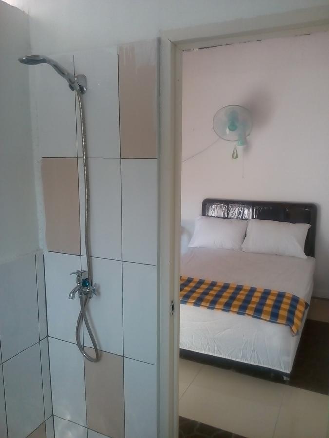 Izaac'S Bed & Breakfast Lovina Exteriör bild